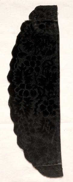 Velvet Cuffs, 1800s. France, 19th century. Velvet; overall: 18.4 x 5.7 cm (7 1/4 x 2 1/4 in.)