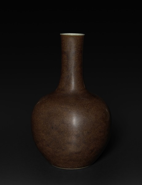 Vase, 1736-1795. China, Qing dynasty (1644-1911), Qianlong reign (1735-1795). Porcelain; overall: