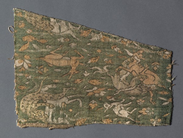 Fragment, 1500s. Iran, 16th century. Lampas weave, brocaded; silk and gold; overall: 19 x 8.5 cm (7