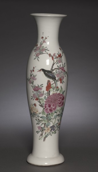 Vase, 1723-1735. China, Jiangxi province, Jingdezhen kilns, Qing dynasty (1644-1912), Yongzheng