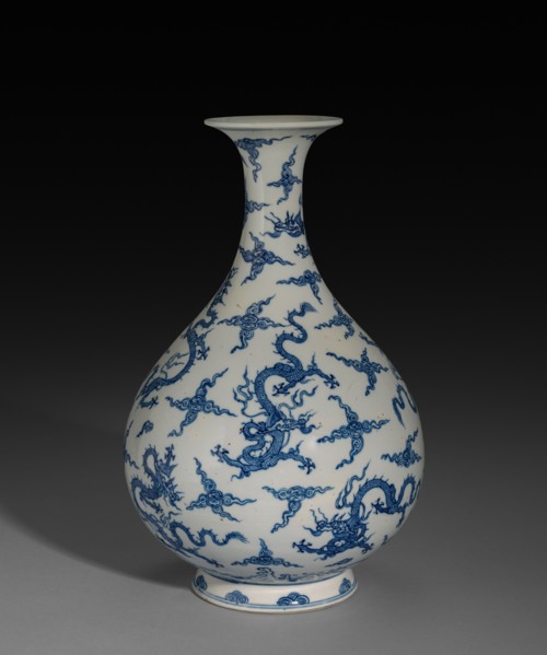 Bottle Vase, 1723-1735. China, Jiangxi province, Jingdezhen kilns, Qing dynasty (1644-1912),