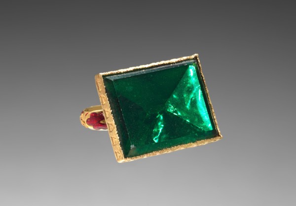 Ring, 1700s. India, Mughal, 18th century. Gold, colored glass, and enamel; diameter: 2.3 cm (7/8 in