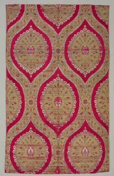 Lampas with floral medallions in ogival lattice, 1550-1575. Turkey, Istanbul or Bursa. Lampas: silk
