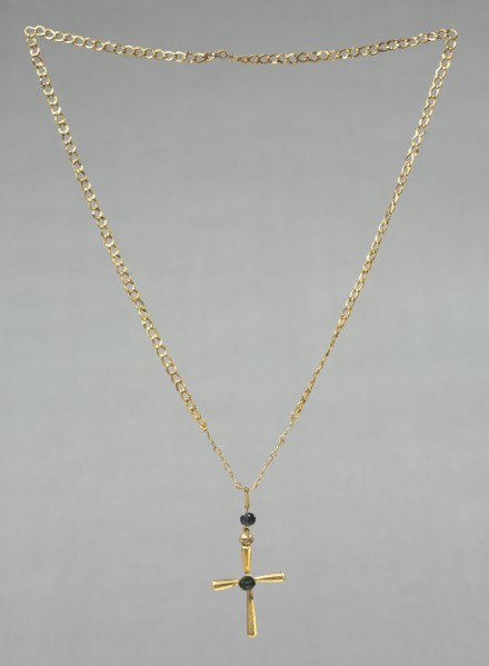 Chain with Pendant Cross, 500s. Byzantium, 6th century. Gold, sapphire, and glass; overall: 71 cm
