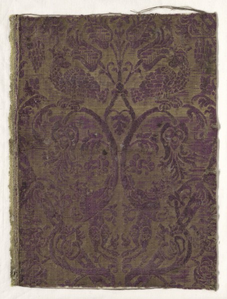 Fragment, 16th century. Spain, 16th century. Silk brocatelle; average: 36.9 x 27.3 cm (14 1/2 x 10
