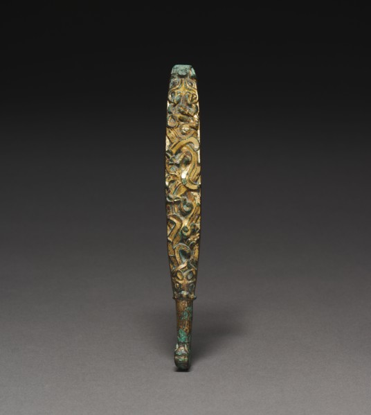 Belt Hook, 475-221 BC. China, Warring States period (475-221 BC). Front: bronze inlaid with gold