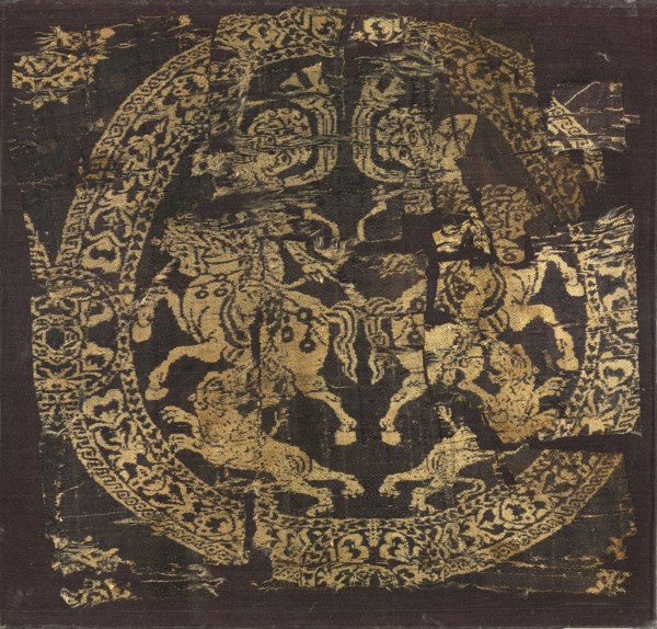 Roundel with Amazons, from a tunic, 600s-800s. Egypt or possibly Syria. Samite: silk; overall: 22.9
