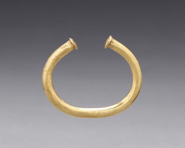Nose Ornament, before 1550. Colombia, 16th century. Cast gold; overall: 3.1 x 3.8 x 0.4 cm (1 1/4 x