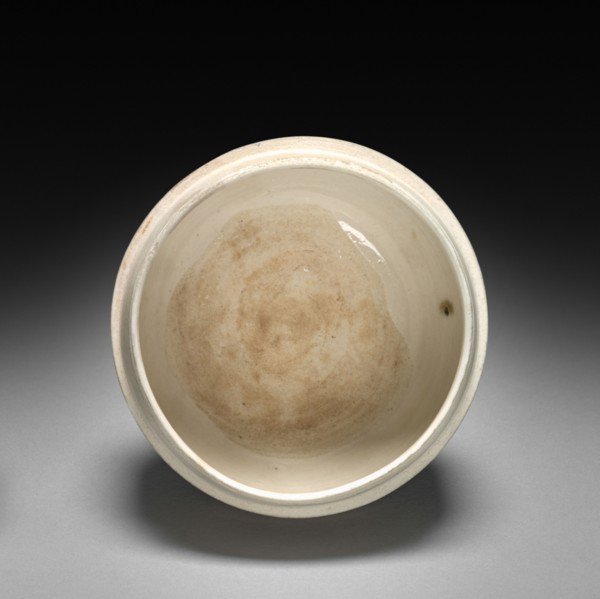 Covered Box: Ding ware, 1000s-1100s. China, Hebei province, Ch'ü-yand District, Northern Song