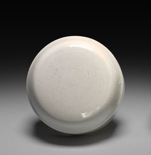 Covered Box: Ding ware (lid), 1000s-1100s. China, Hebei province, Ch'ü-yand District, Northern Song