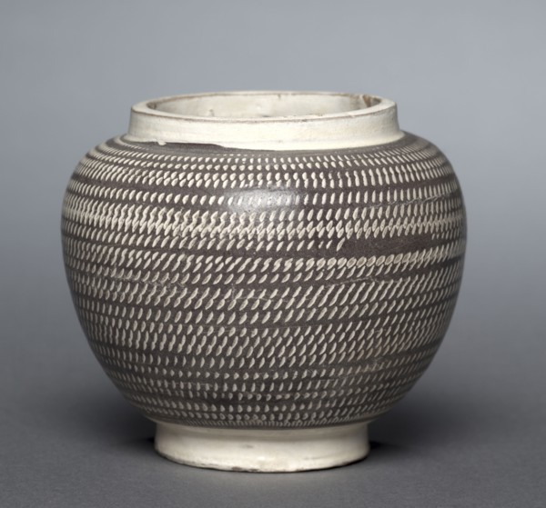 Jar, 1100s-1200s. Northern China, Northern Song (960-1127) or Jin dynasty (1115-1234). Glazed