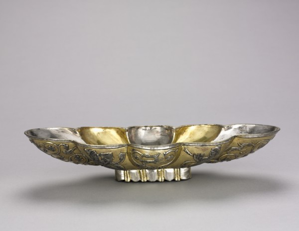 Bowl, 300-500. Iran, Sasanian, 4th-6th Century. Silver; overall: 6.4 x 14 cm (2 1/2 x 5 1/2 in.).