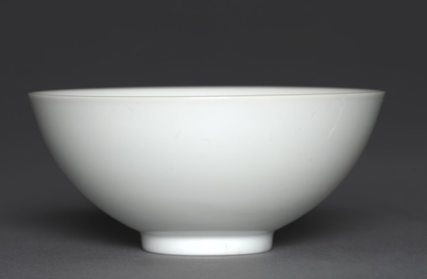Bowl with Orchids, 1736-1795. China, Jiangxi province, Jingdezhen kilns, Qing dynasty (1644-1911),