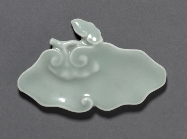 Brushrest (?) in Form of Lingzhi Fungus, 1736-1795. China, Jiangxi province, Jingdezhen kilns, Qing