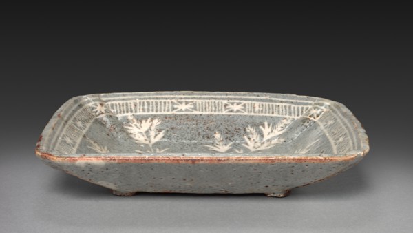 Dish with Grasses and Rocks, late 1500s–early 1600s. Japan, Momoyama period (1573-1615) to Edo