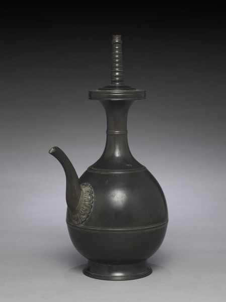 Ewer (Fusatsugata Suibyo), 1200s. Japan, late Kamakura Period (1185-1333). Bronze; overall: 34.9 cm
