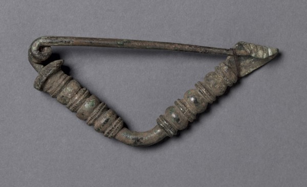 Fibula, c. 600 BC. Syria (?), 1st Century BC. Bronze; overall: 5.1 x 11.3 x 2.2 cm (2 x 4 7/16 x