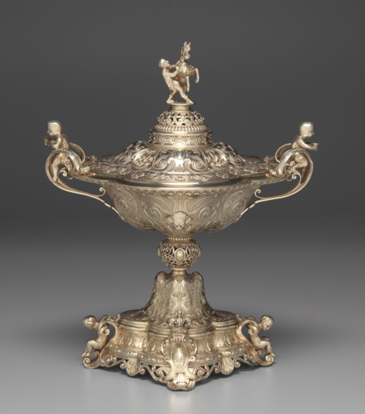 Centerpiece, 1838-1848. Charles-Nicolas Odiot (French, 1826-1868). Silver gilt; overall: 37 x 30.2