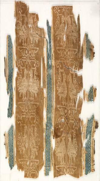 Silk fragment with striped pattern, 900s. Syria, 900s. Plain weave variation with supplementary