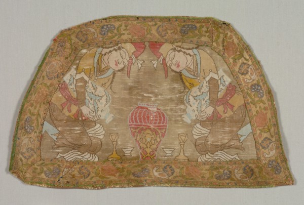 Fragment, 1600s. Iran, Safavid period, 17th century. Compound twill, silk; overall: 25.6 x 42.3 cm