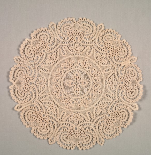 Lace, 19th century. Italy, Abruzzi, Pescocostanzo, l'Aquila, 19th century. Bobbin lace with