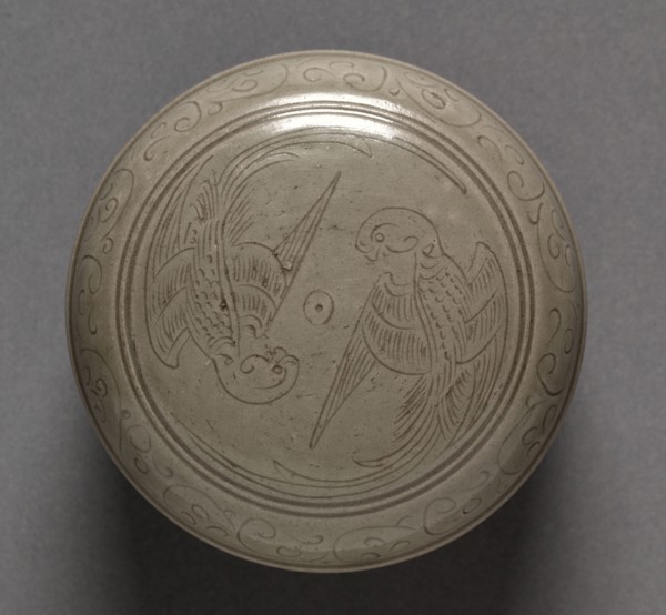 Covered Box with Double-Parrot Design (lid), 960-1127. China, Zhejiang province, Northern Song