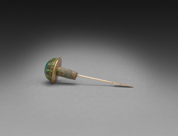 Snuff Bottle with Floral Scrolls (stopper), 1736-1795. China, Qing dynasty (1644-1912), Qianlong