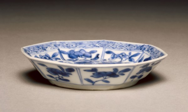 Saucer, c. 1690. China, Qing dynasty (1644-1911). Porcelain with blue and white decoration;