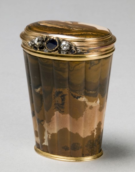 Snuff Box, c. 1760. France, late 18th century. Gold-mounted agate, sapphire, diamonds; overall: 6.7