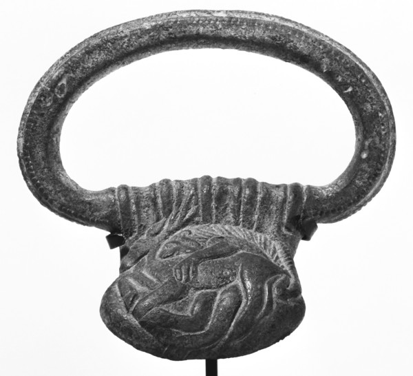 Handle; Etruria; 3rd - 2nd century B.C; Bronze; 9.5 × 10.3 cm, 3 3,4 × 4 1,16 in