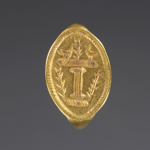 Two Birds on a Basin; Greece; 4th century B.C; Gold; 1.7 cm, 11,16 in