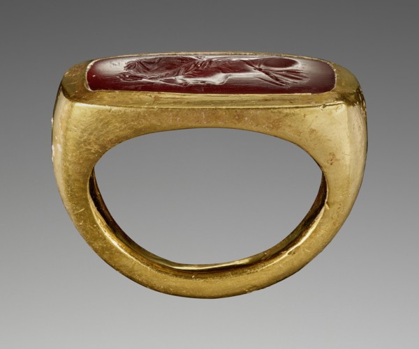 Ring with an Engraved Gem; 1st century B.C; Gem: ruby red carnelian: ring: gold; 2.2 × 1.3 × 0.3 cm, 7,8 × 1,2 × 1,8 in