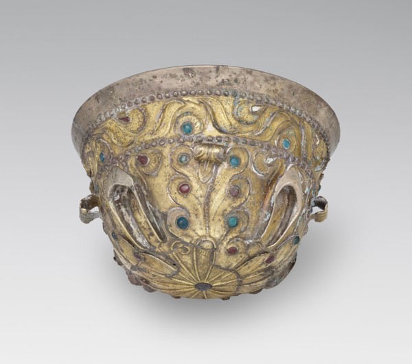 Wine Cup with Floral Decoration; Bactrian Empire; 1st century B.C; Gilt silver, inlaid glass and semiprecious stones; 8.3 × 14