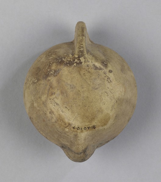 Lamp; Greece, Corinth, early 2nd century; Terracotta; 4.2 x 7.1 x 9 cm, 1 5,8 x 2 13,16 x 3 9,16 in