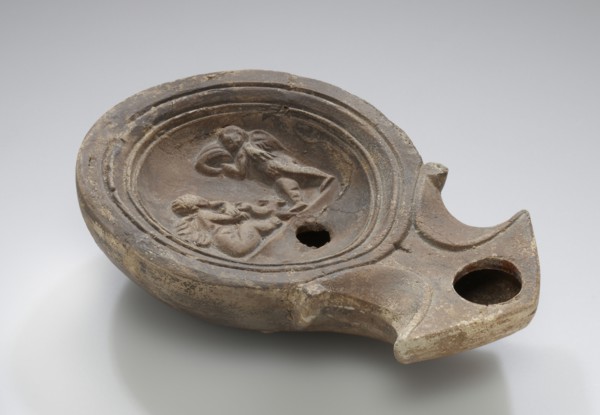 Lamp, North Africa; 1st - 4th century; Terracotta; 2.5 x 7.2 x 10.5 cm, 1 x 2 13,16 x 4 1,8 in