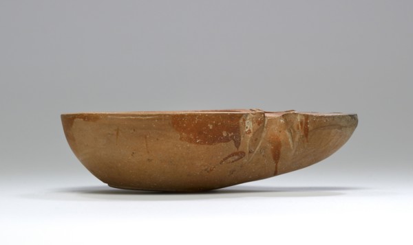 Lamp, North Africa; 1st - 4th century; Terracotta; 3 x 7.5 x 11.2 cm, 1 3,16 x 2 15,16 x 4 7,16 in
