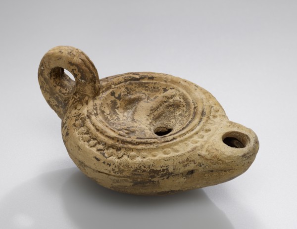 Lamp, Asia Minor; 1st - 4th century; Terracotta; 2 x 5.7 x 8 cm, 13,16 x 2 1,4 x 3 1,8 in