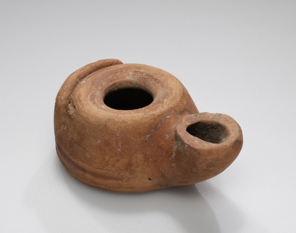 Lamp, Asia Minor; 5th - 2nd century B.C; Terracotta; 3 x 4.6 x 6.7 cm, 1 3,16 x 1 13,16 x 2 5,8 in