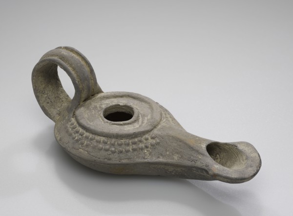 Lamp, Central Anatolia, Anatolia; 2nd century B.C; Terracotta; 2.3 x 5.5 x 11.2 cm, 7,8 x 2 3,16 x 4 7,16 in