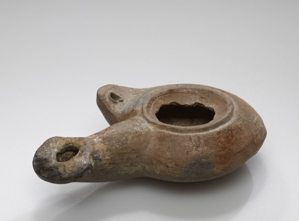 Lamp, Asia Minor; 3rd - 2nd century B.C; Terracotta; 2.1 × 5 × 8.5 cm, 13,16 × 1 15,16 × 3 3,8 in