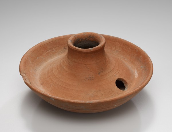 Lamp, North Africa; 5th - 4th century B.C; Terracotta; 5.6 × 10.3 × 10.3 cm, 2 3,16 × 4 1,16 × 4 1,16 in