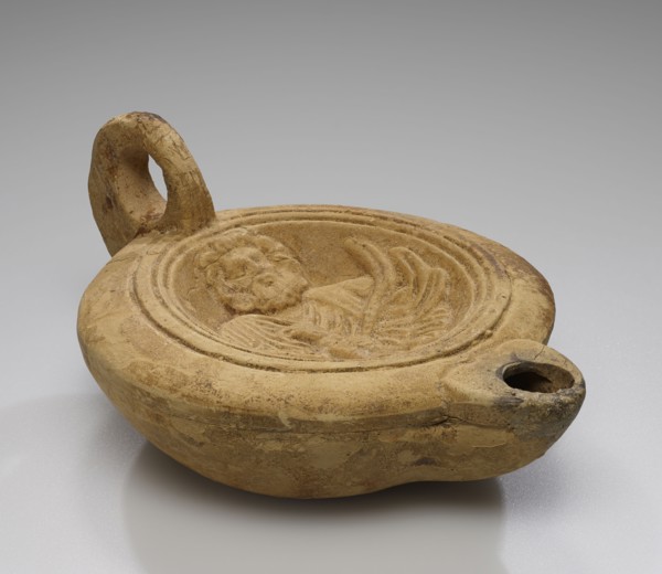 Lamp, Anatolia; 1st century B.C. - 4th century A.D; Terracotta; 3.4 x 9.5 x 13 cm, 1 5,16 x 3 3,4 x 5 1,8 in
