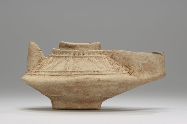 Lamp, Syria; 5th - 6th century; Terracotta; 4.9 x 7.5 x 10 cm, 1 15,16 x 2 15,16 x 3 15,16 in