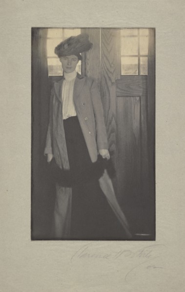 Portrait of a Woman in Hat Holding a Wrap; Clarence H. White, American, 1871 - 1925, 1902; Platinum print; 20 x 11.7 cm