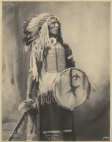 Swift Dog, Sioux; Adolph F. Muhr, American, died 1913, Frank A. Rinehart, American, 1861 - 1928, 1898; Platinum print