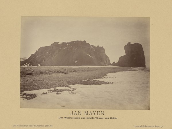 Jan Mayen, Der Wallrossberg und Brielle-Thurm von Osten;, Linienschiffs-Lieutenant, Richard Basso, German ?, active 1882  1883