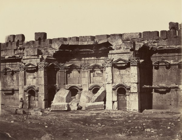 Chambres carees, a droite, dans la cour rectangulaire - Balbek; Félix Bonfils, French, 1831 - 1885, Baalbek, Lebanon; 1872
