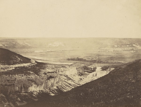 Valley of Inkermann I; Roger Fenton, English, 1819 - 1869, 1855; Salted paper print; 19.4 x 25.2 cm 7 5,8 x 9 15,16 in