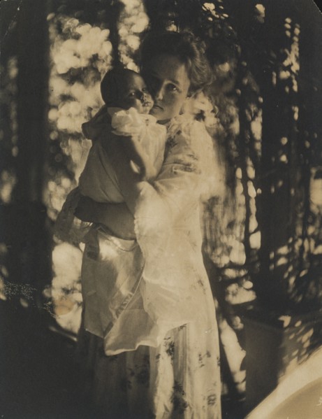 Gertrude O'Malley and son Charles; Gertrude Käsebier, American, 1852 - 1934, New York, New York, United States; 1900; Platinum