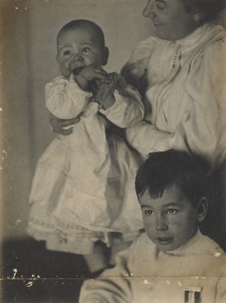 Gertrude O'Malley, Charles and baby Elizabeth; Gertrude Käsebier, American, 1852 - 1934, New York, New York, United States